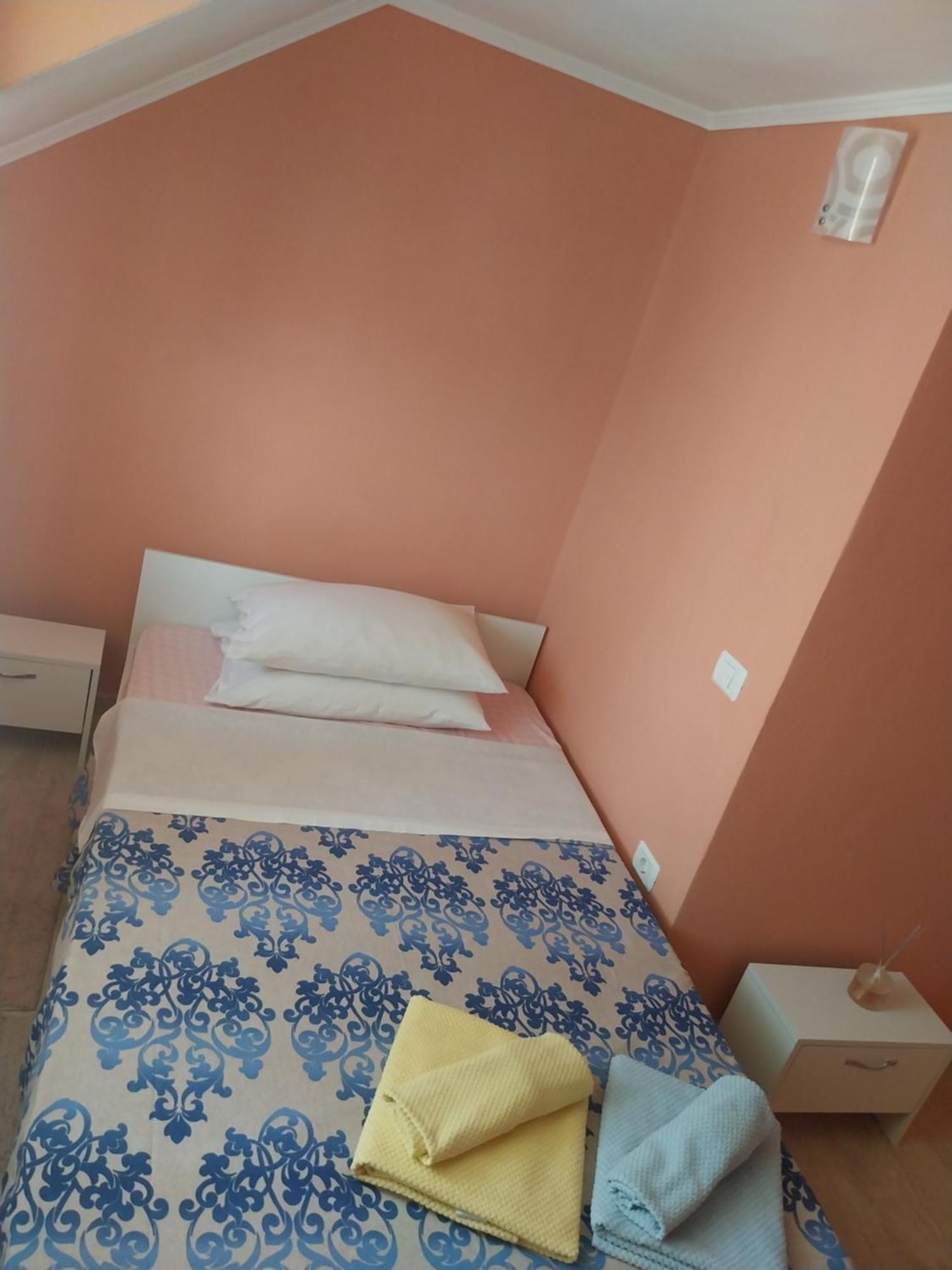 Serena House Cartisoara Luaran gambar