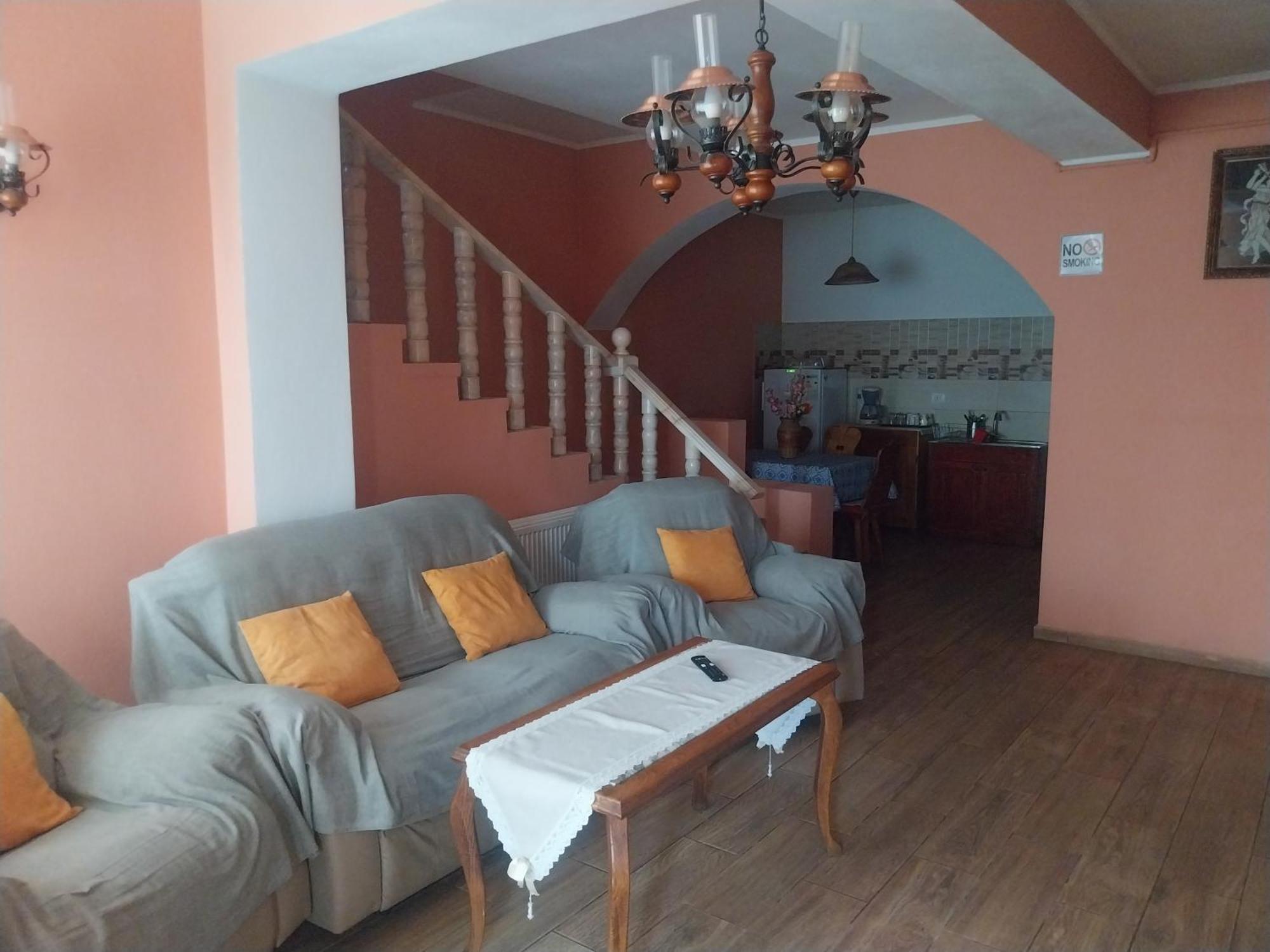 Serena House Cartisoara Luaran gambar